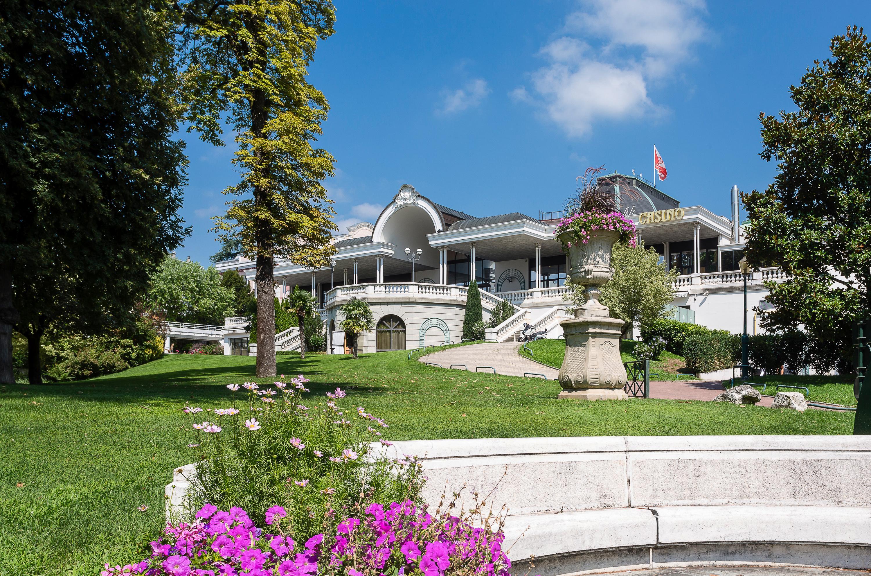 Golden Tulip Aix Les Bains - Hotel & Spa Aix-les-Bains Exterior photo